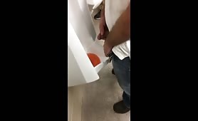 Spying str8 cock at the urinals